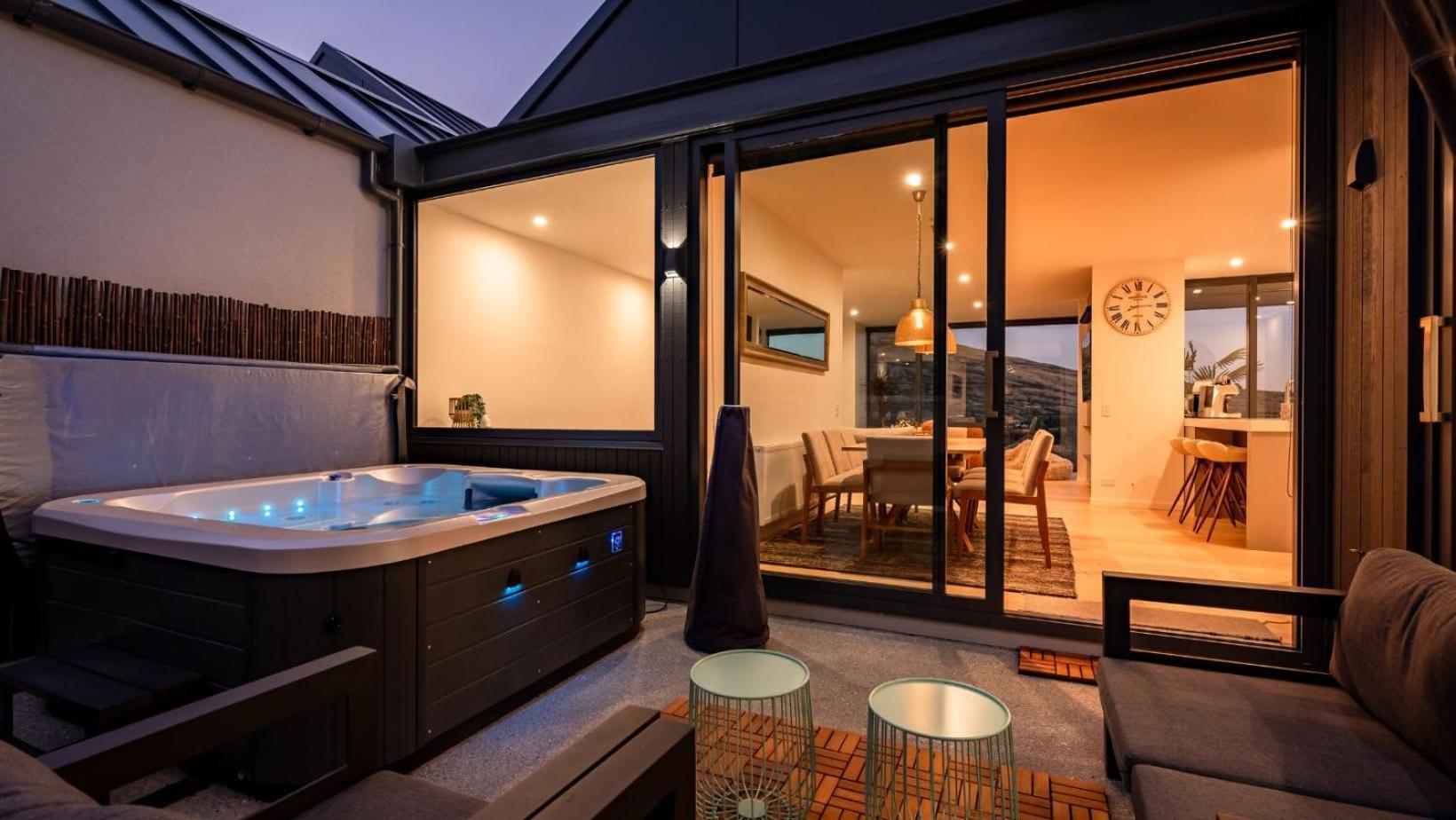 The Tiers- Hot Tub- Ac- Bbq- Free Parking Villa Queenstown Ngoại thất bức ảnh