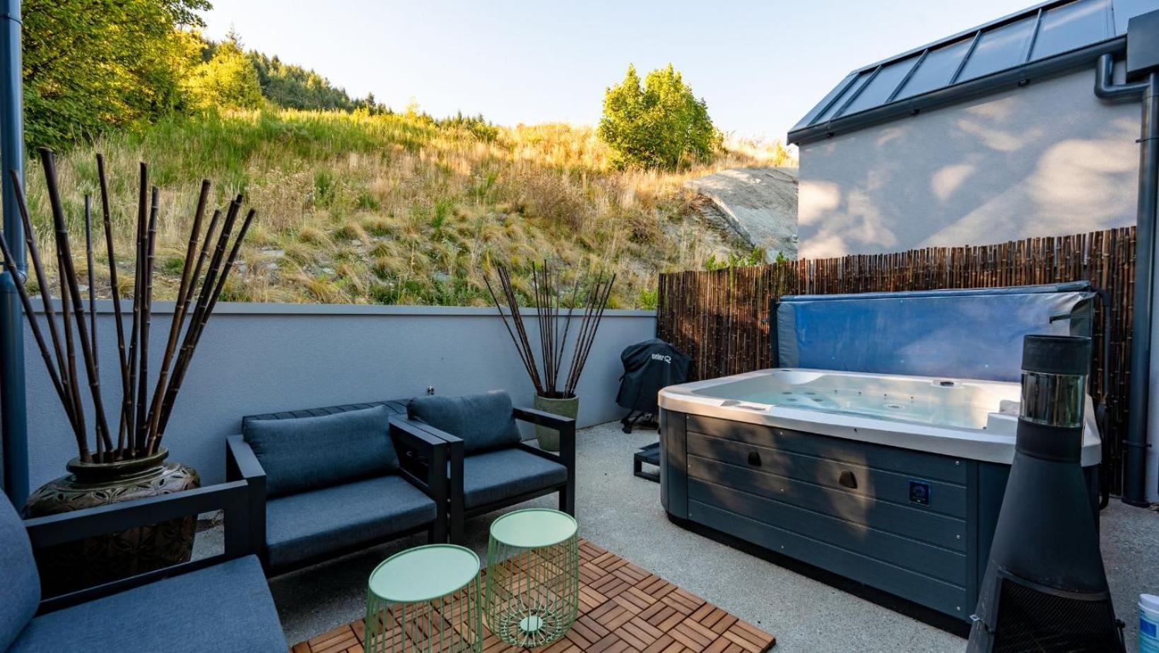 The Tiers- Hot Tub- Ac- Bbq- Free Parking Villa Queenstown Ngoại thất bức ảnh